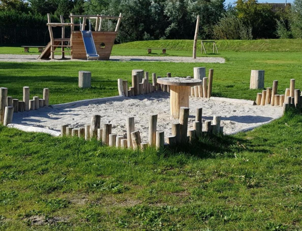 4-Persoons Vakantiehuisje Simmerwille Tzummarum Экстерьер фото